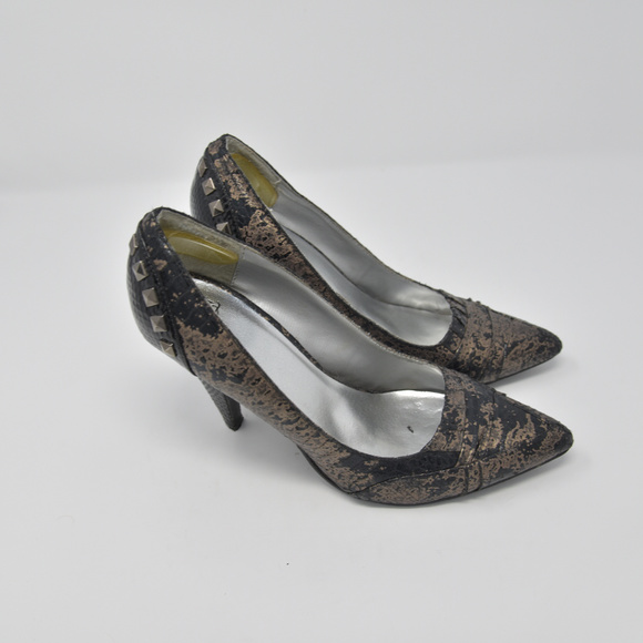 *BKE Sole Sz 7 Pumps Heels Distressed Studs - Picture 3 of 5